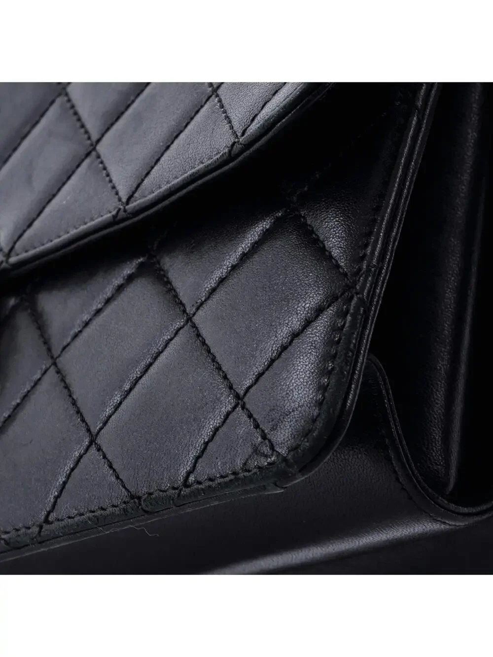 Chanel Beauty Lock Flap Bag Quilted #243954C31B